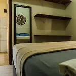 Sunhouse Hostel